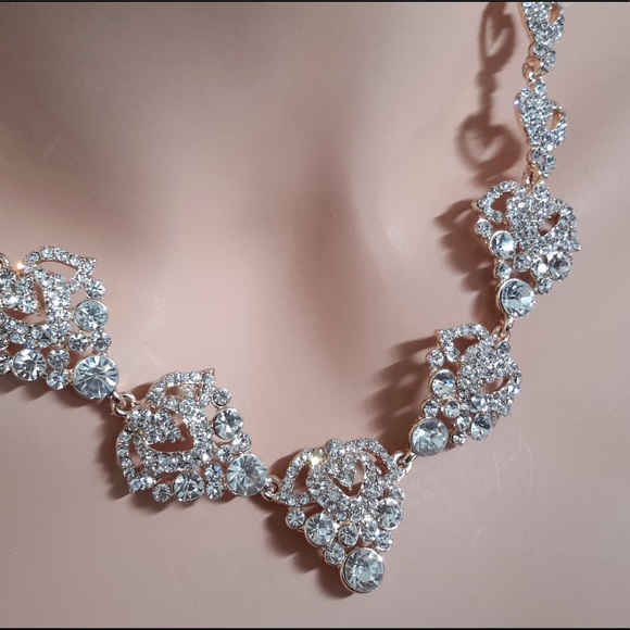 NWT Rhinestone Crystal Necklace - Picture 3 of 7